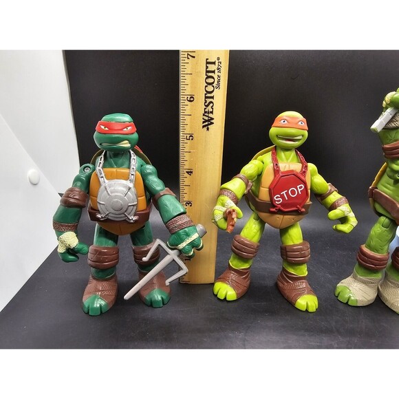 Teenage Mutant Ninja Turtles Hand-to-Hand Fighter Michelangelo  Leonardo Raphael - Picture 3 of 16